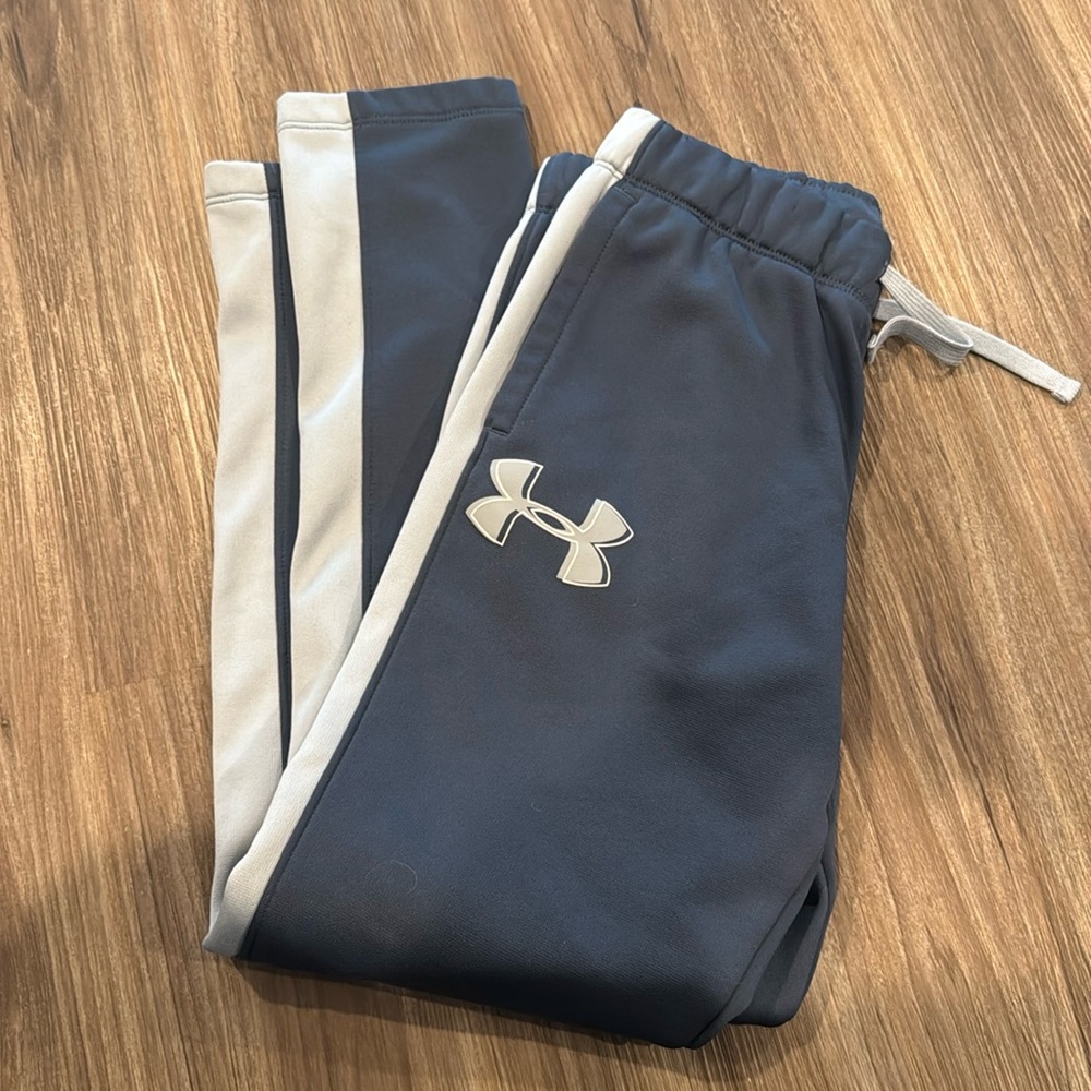 Boys under aurmor cold gear joggers